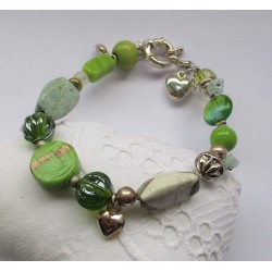 Bracelet Delphine vert et son bel anneau-ressort argenté