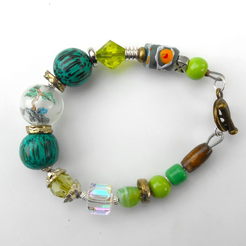 Bracelet Viviane vert et ses perles de bois de palmier Bracelet Viviane vert et ses perles de bois de palmier