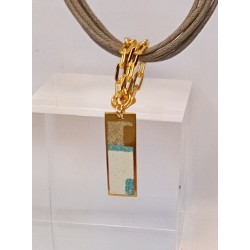 Pendentif émaillé beige et vert Zita
