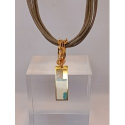Pendentif émaillé beige et vert Zita