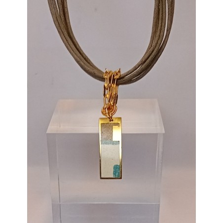 Pendentif émaillé beige et vert Zita